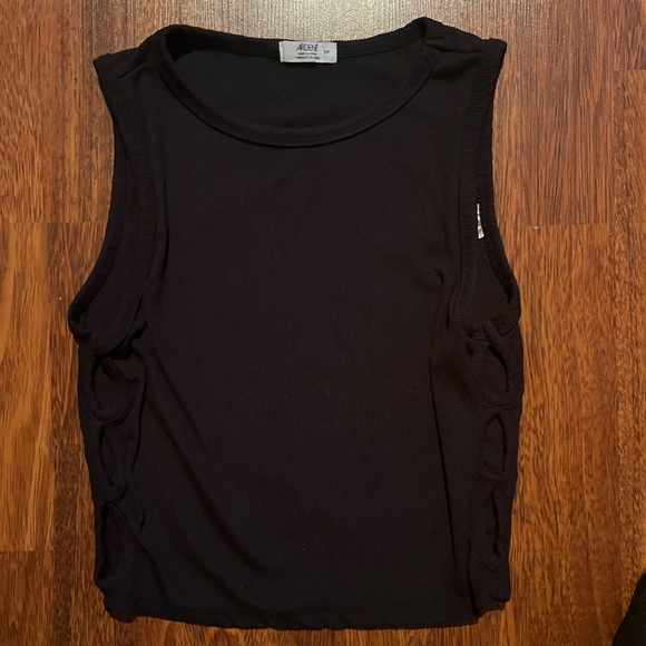 Cute camisole with hole on the side! Hardly ever worn. Perfect for festivals - Picture 1 of 1